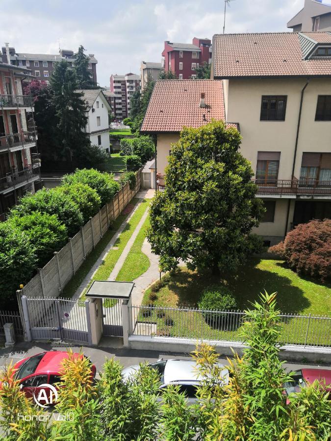 Отель Flatmilan Чернуско-суль-Навильо Экстерьер фото